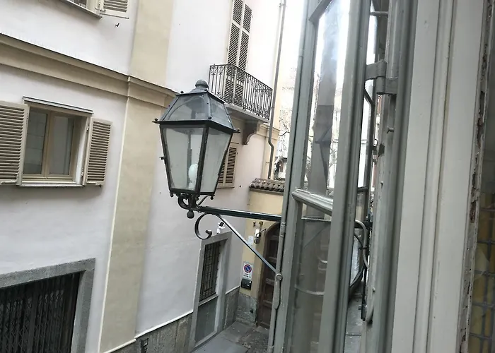 A 2 Passi Da Palazzo Reale